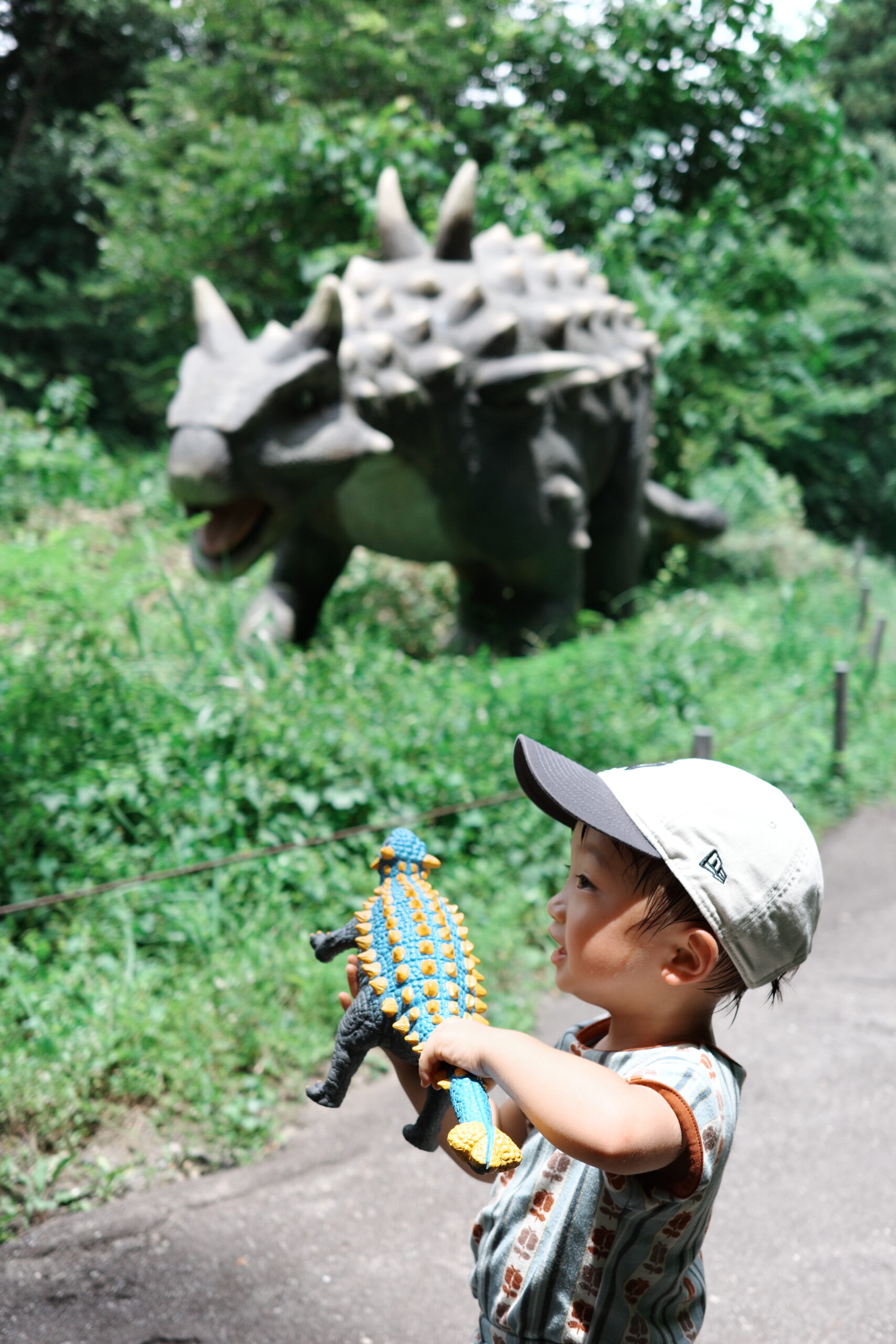 お土産ショップで買ったアンキロサウルスと大きなアンキロサウルス。