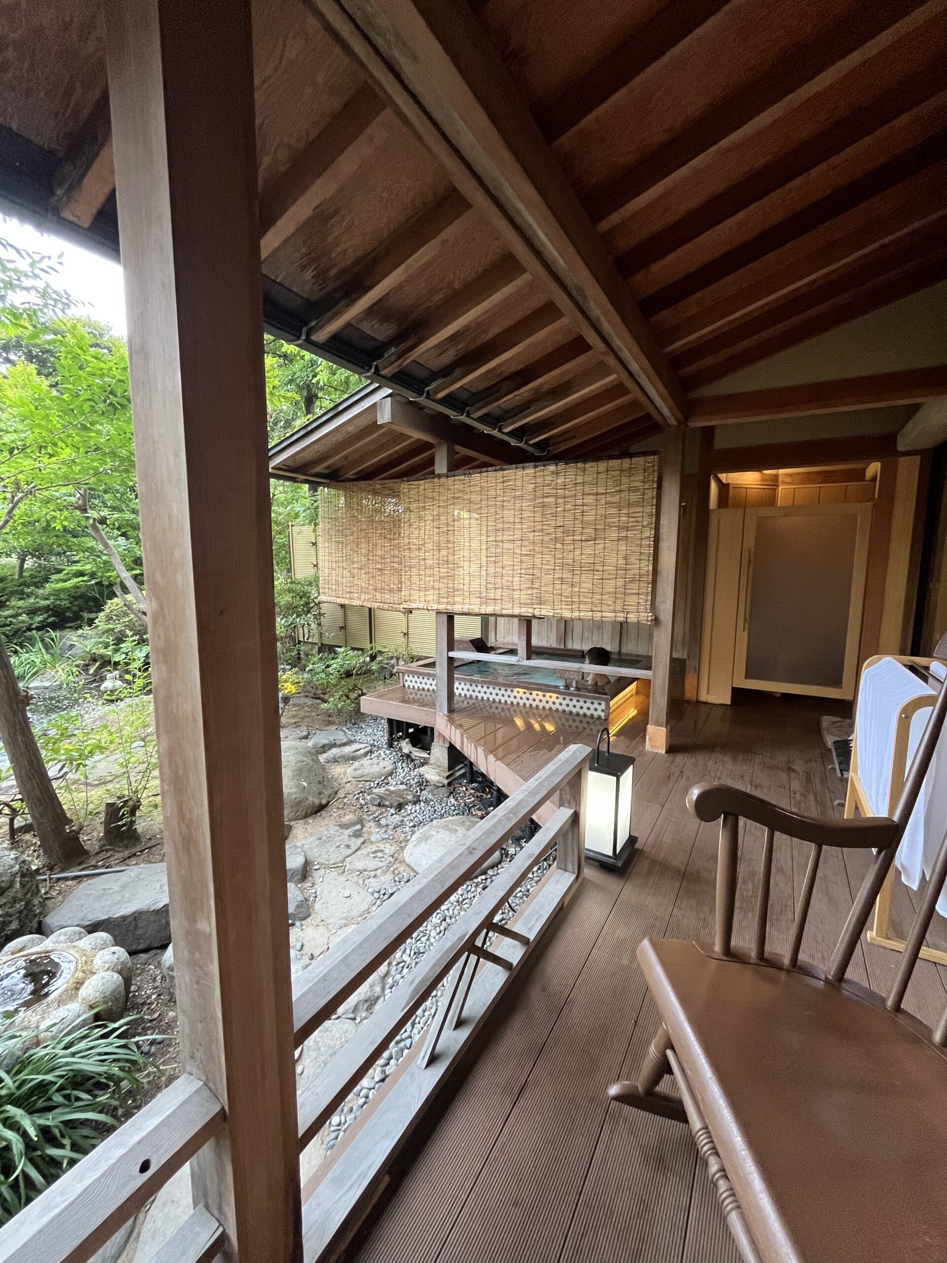 露天風呂の横にもシャワー室があった。